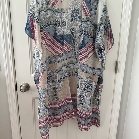 Multi colored Ruana/kimono top. - Picture 3 of 3